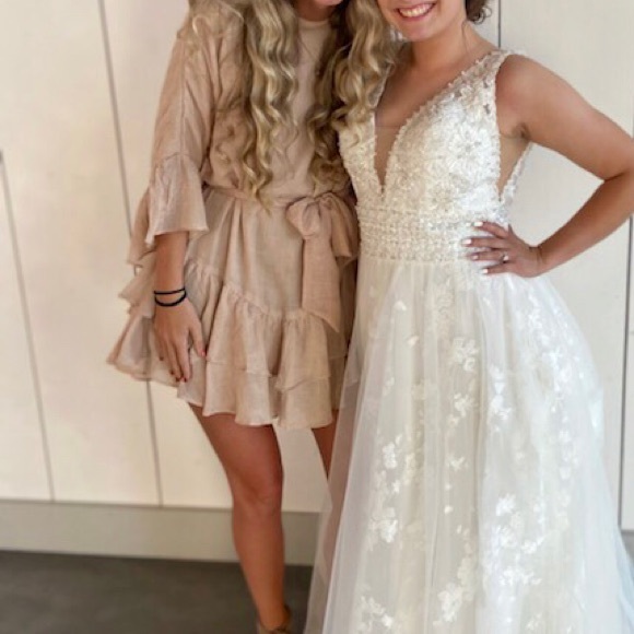 ❌sold❌ Princess polly tan dress - Picture 2 of 4